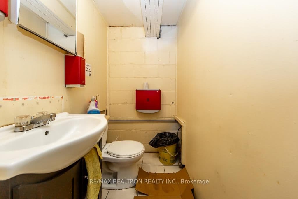 375 Wilson Avenue thumbnail 21