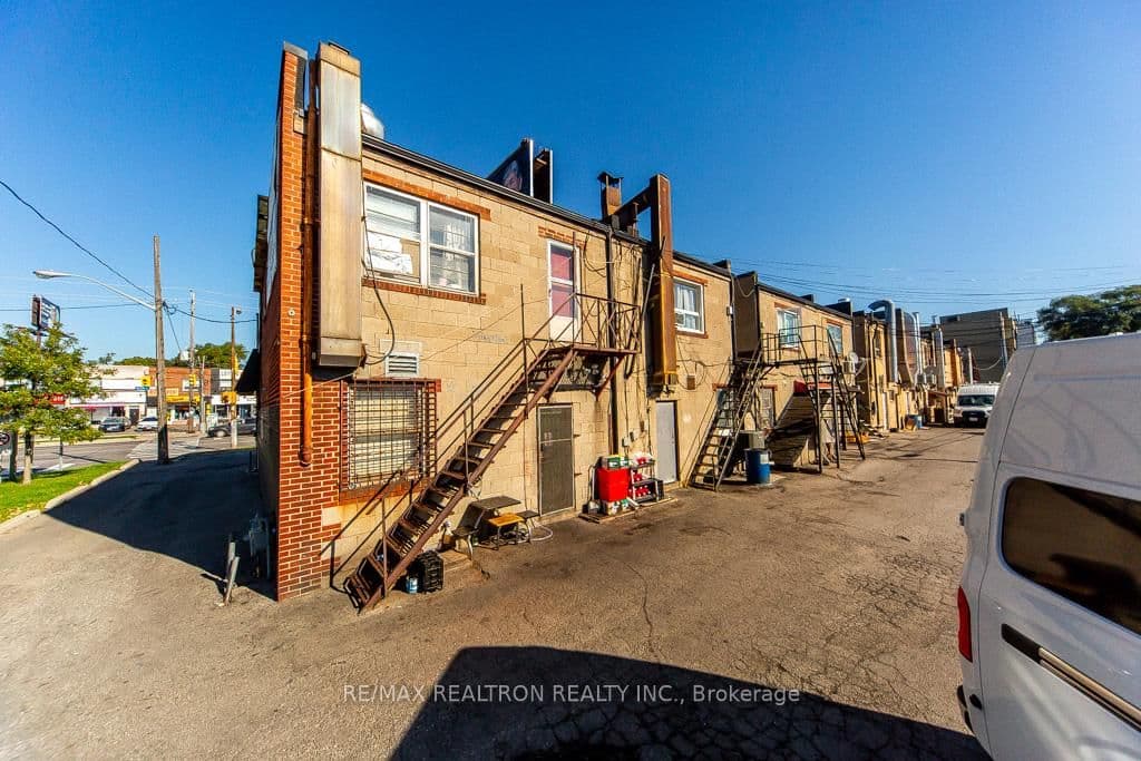 375 Wilson Avenue thumbnail 22
