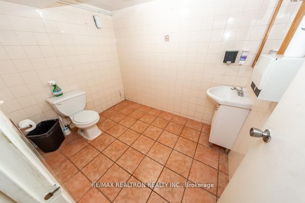 375 Wilson Avenue thumbnail 44