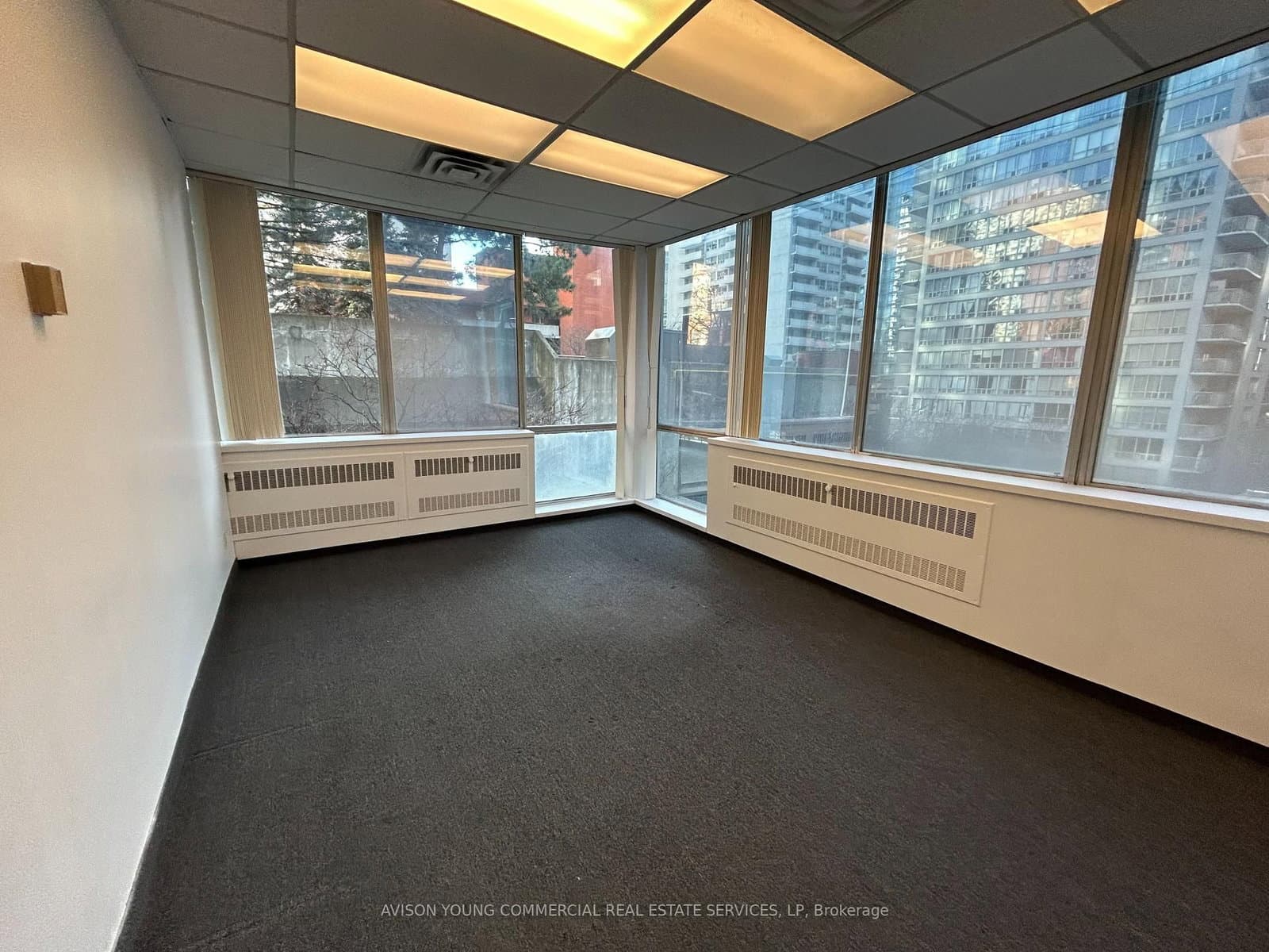 55 Eglinton Avenue E, Unit 407 thumbnail 2