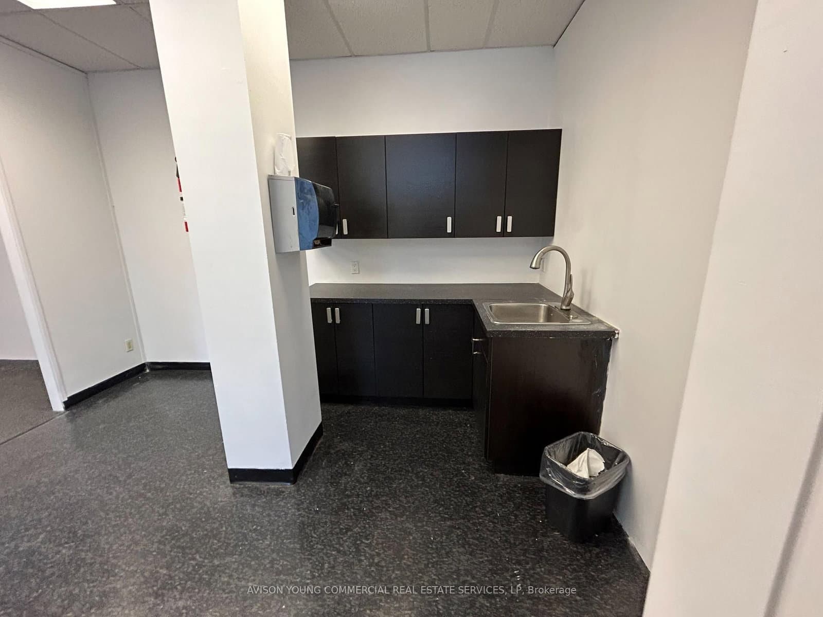 55 Eglinton Avenue E, Unit 407 thumbnail 3