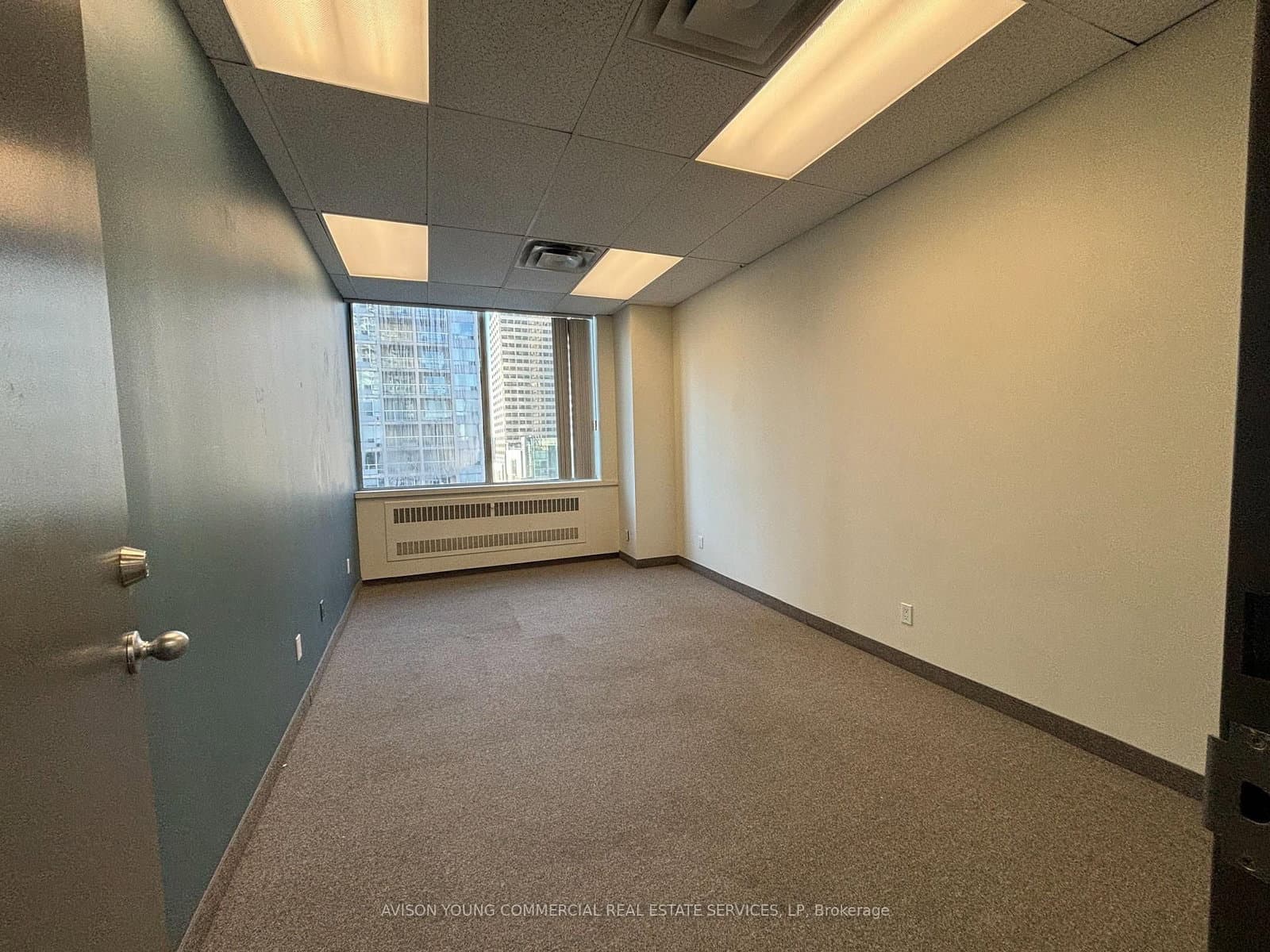 55 Eglinton Avenue E, Unit 701 thumbnail 3