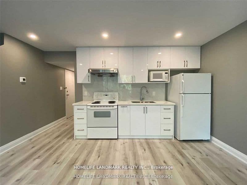 2651 Yonge Street thumbnail 14