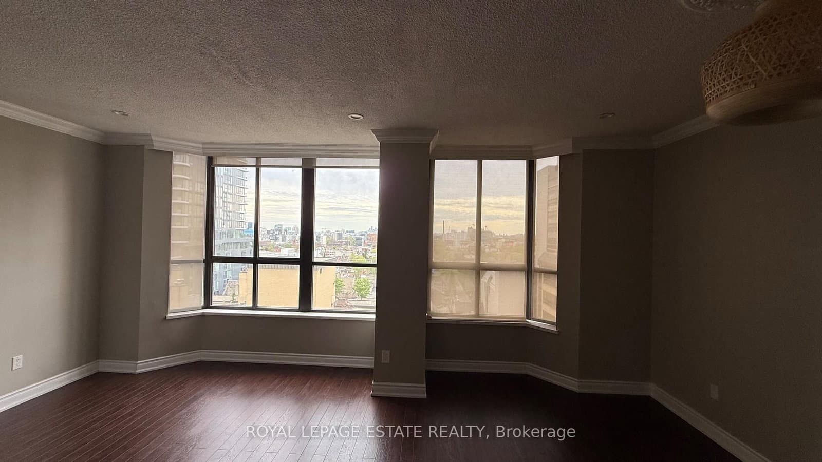 280 Simcoe Street, Unit Ph3 thumbnail 6