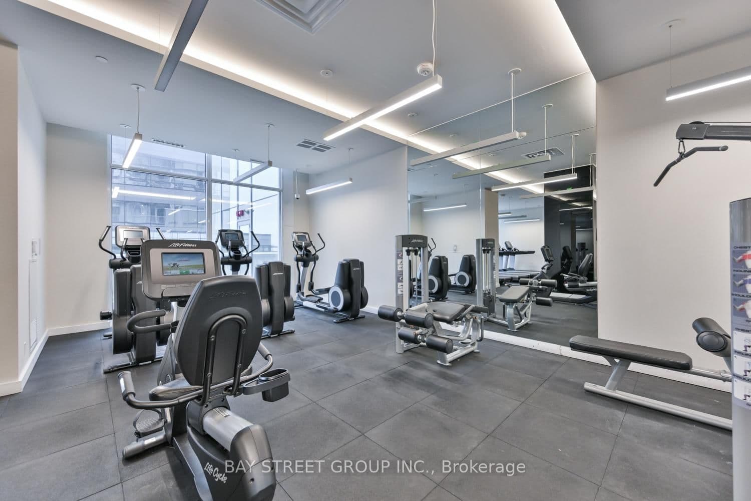 5180 Yonge Street, Unit Lph04 thumbnail 30