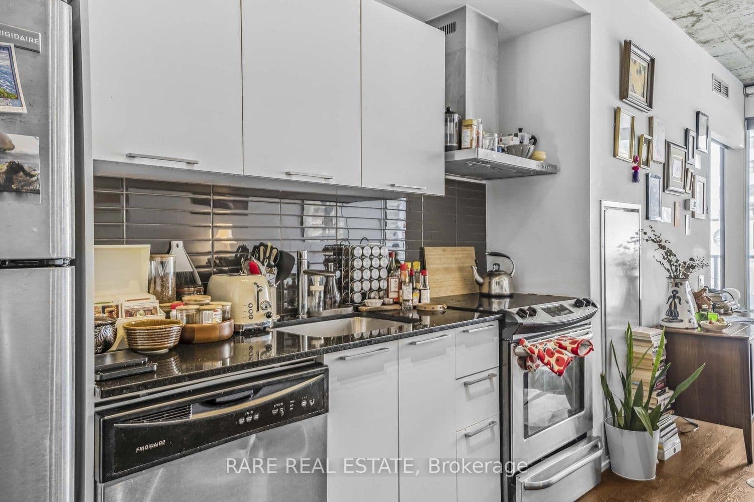 650 King Street W, Unit 701 thumbnail 16