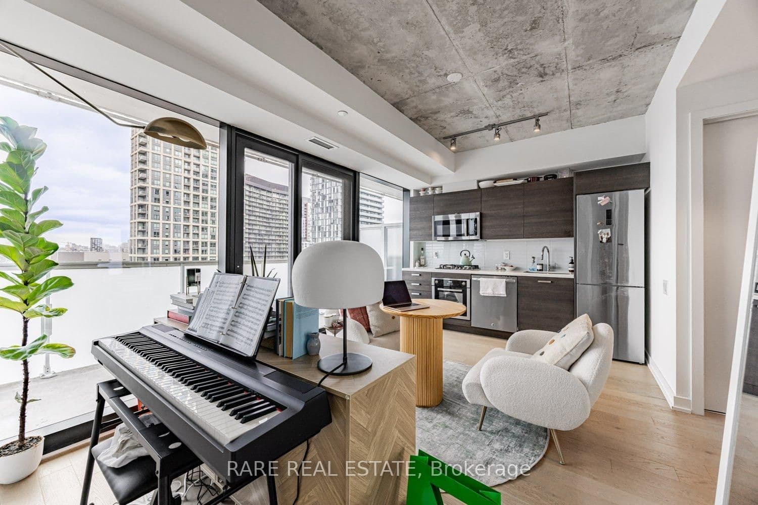 11 Charlotte Street, Unit 2404 thumbnail 12