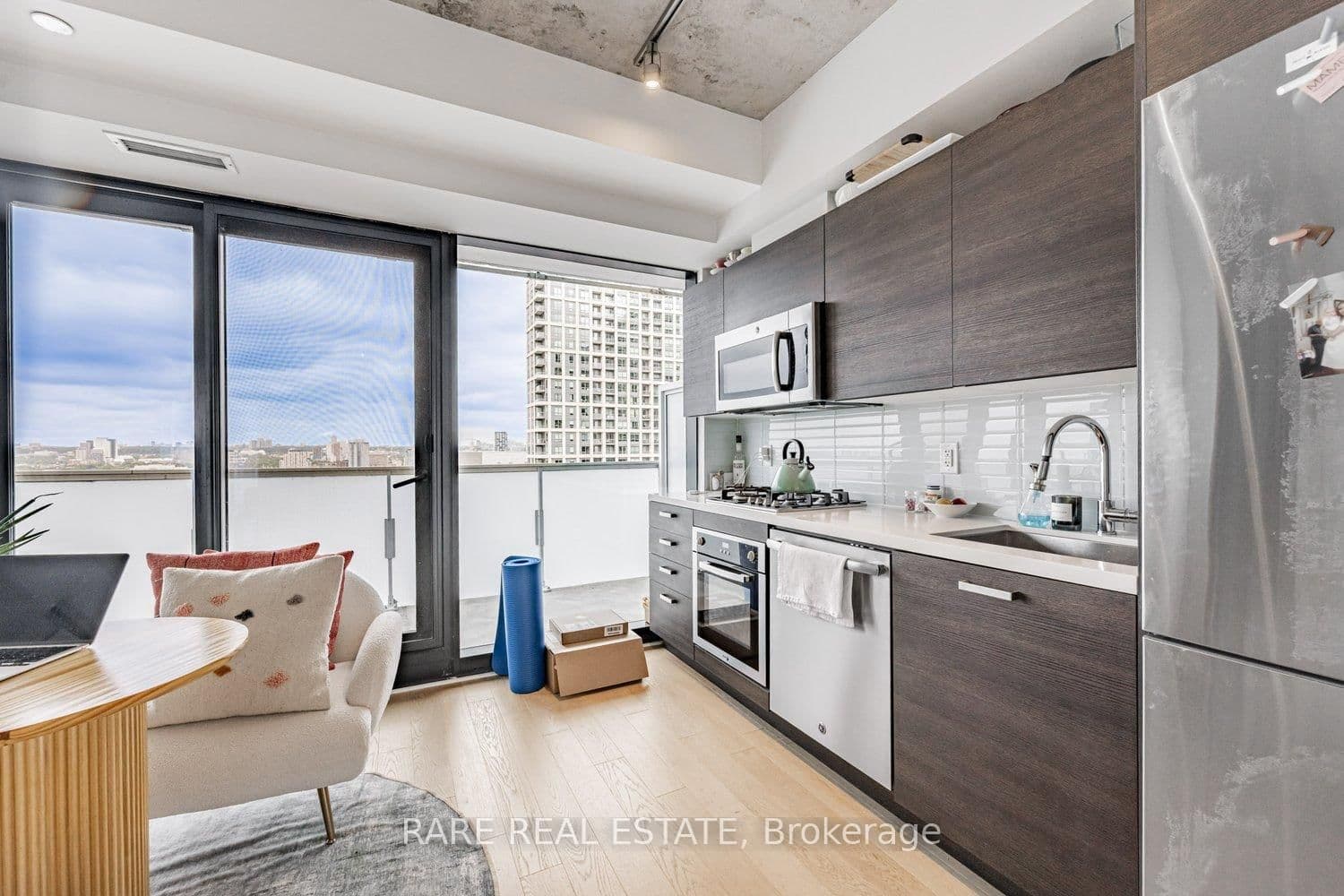 11 Charlotte Street, Unit 2404 thumbnail 14