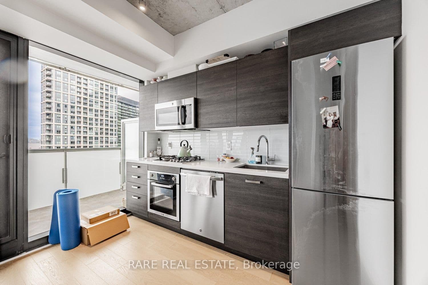11 Charlotte Street, Unit 2404 thumbnail 15