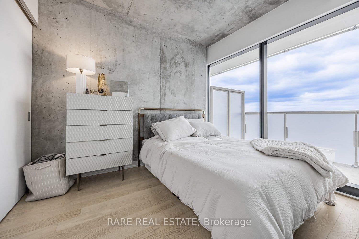 11 Charlotte Street, Unit 2404 thumbnail 20