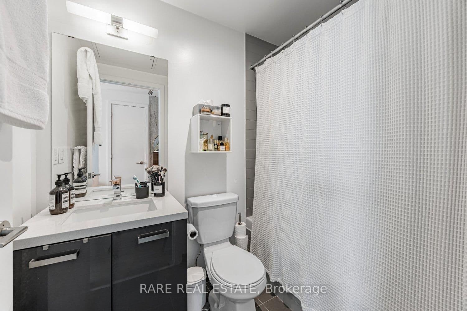 11 Charlotte Street, Unit 2404 thumbnail 24