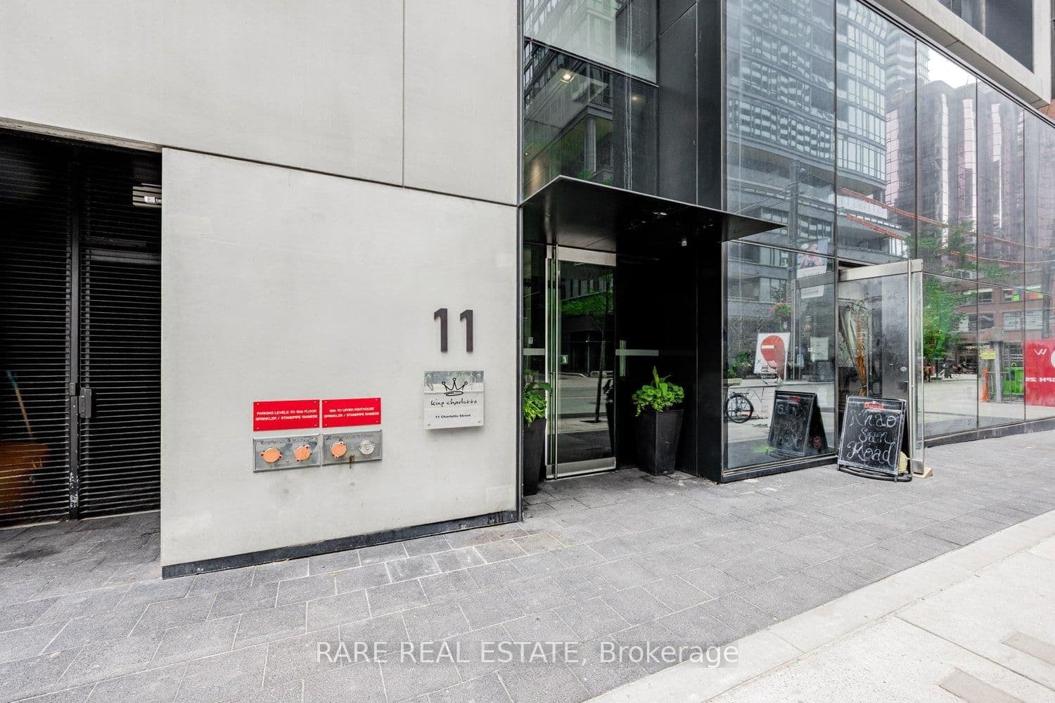 11 Charlotte Street, Unit 2404 thumbnail 3