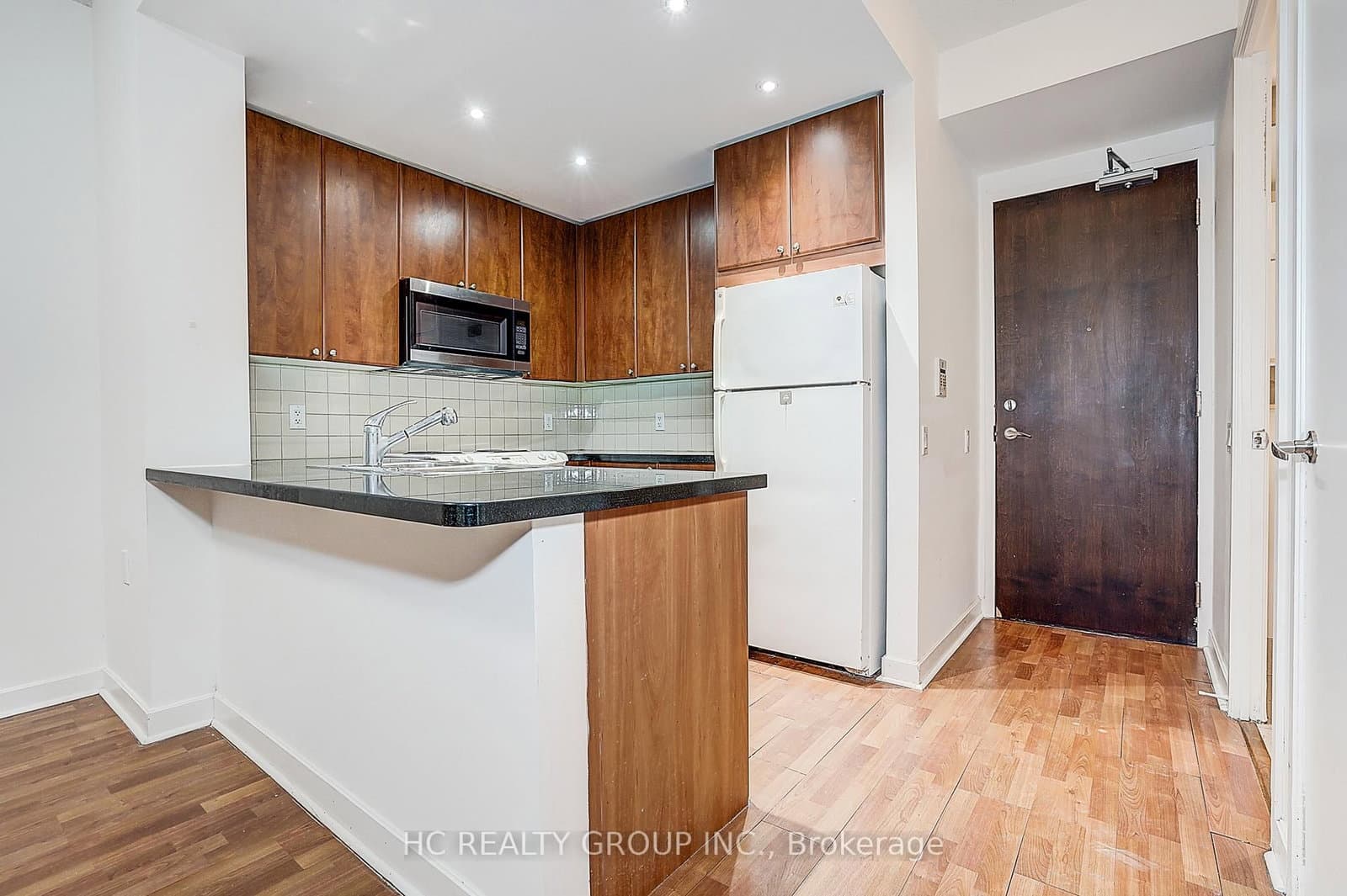 85 Bloor Street E, Unit 412 thumbnail 10