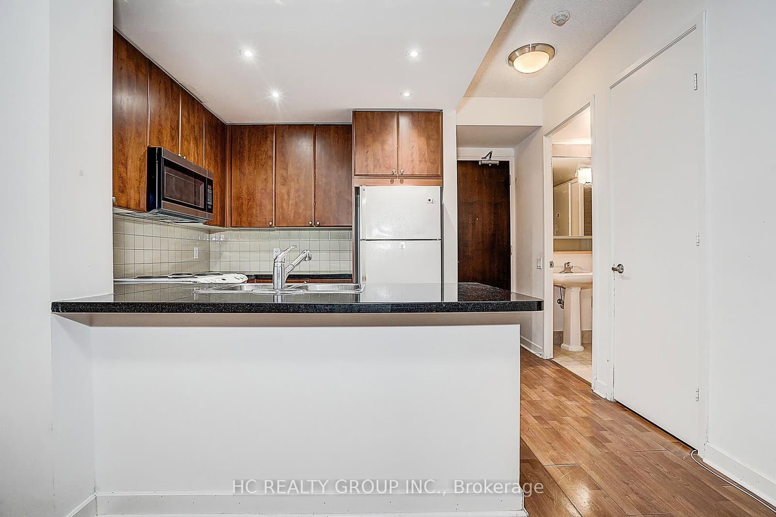 85 Bloor Street E, Unit 412 thumbnail 12