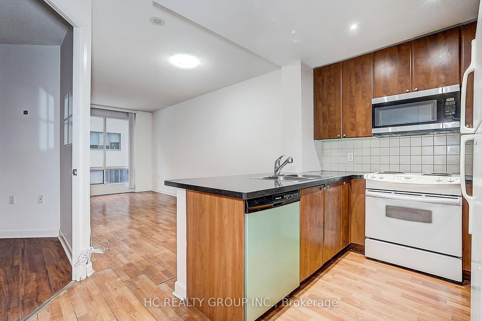 85 Bloor Street E, Unit 412 thumbnail 15