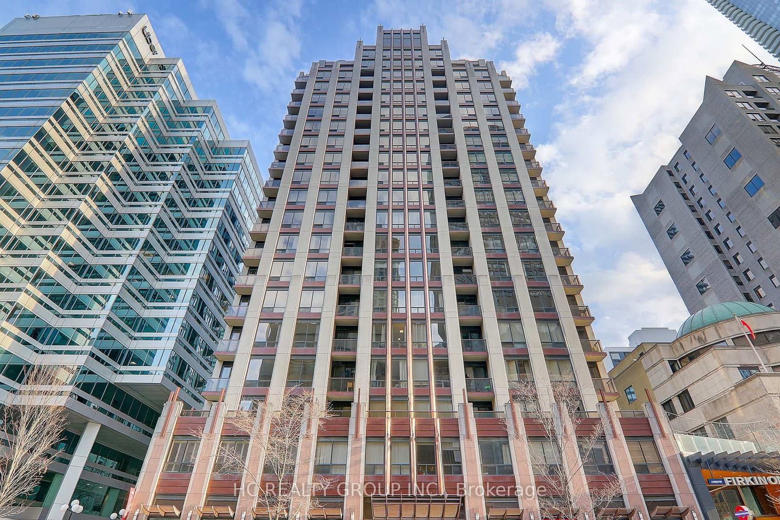 85 Bloor Street E, Unit 412 thumbnail 2