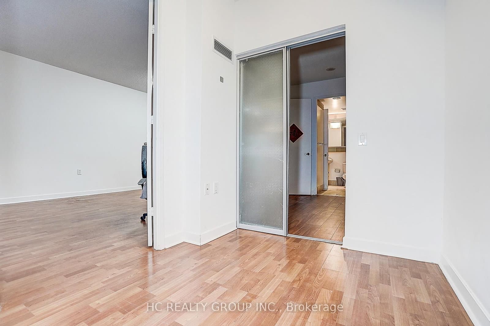 85 Bloor Street E, Unit 412 thumbnail 22