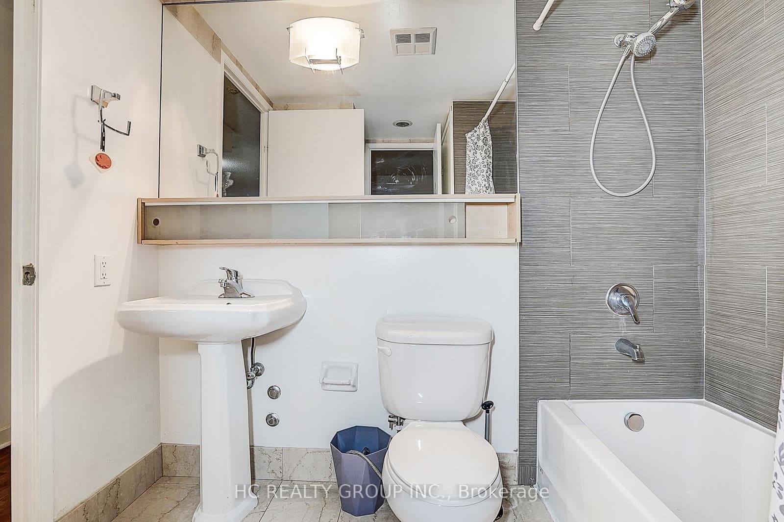 85 Bloor Street E, Unit 412 thumbnail 33