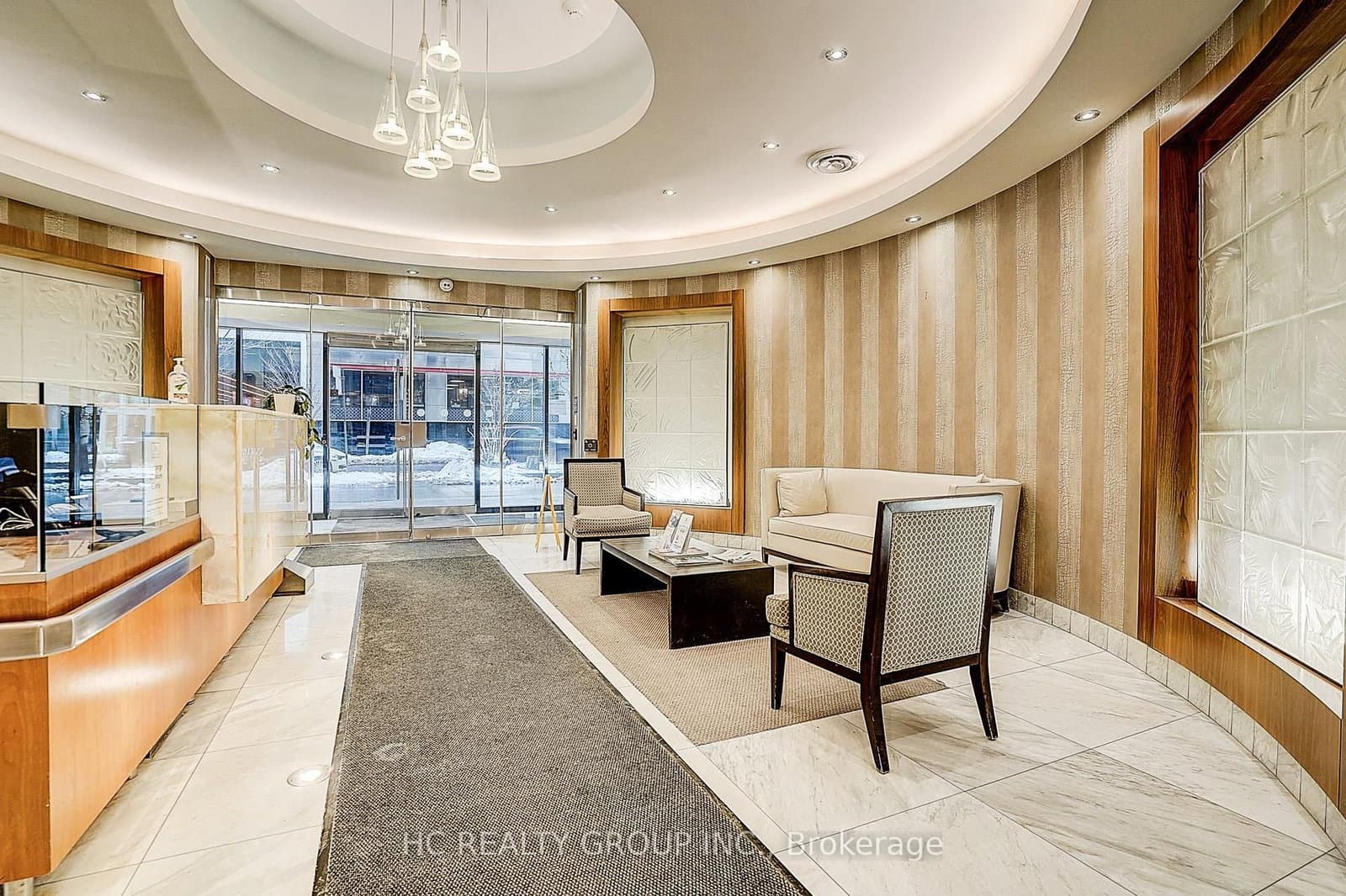 85 Bloor Street E, Unit 412 thumbnail 5