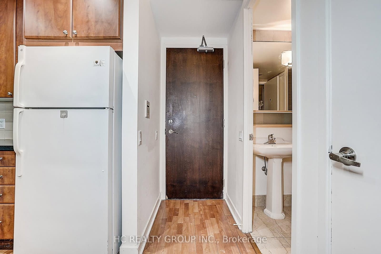 85 Bloor Street E, Unit 412 thumbnail 9