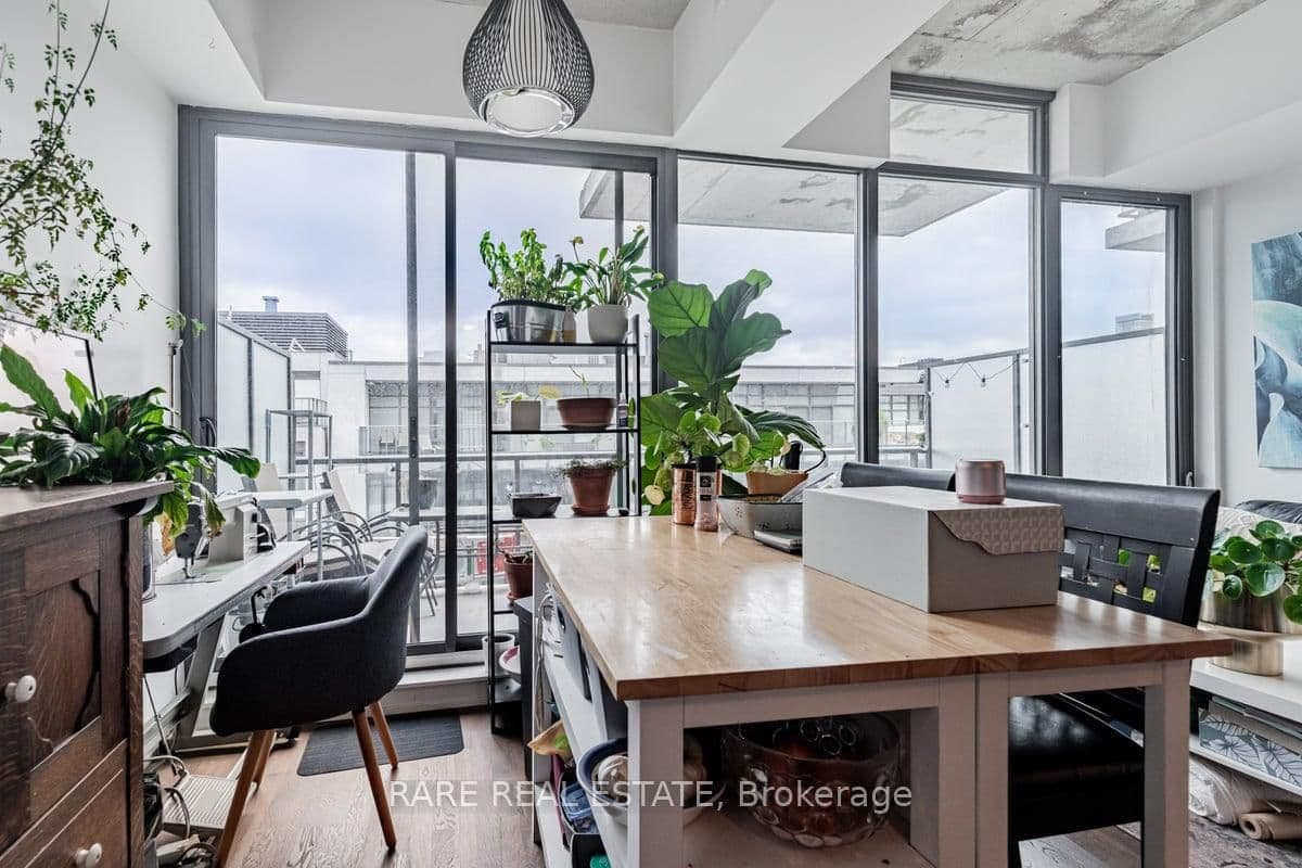 560 King Street W, Unit 1004 thumbnail 11