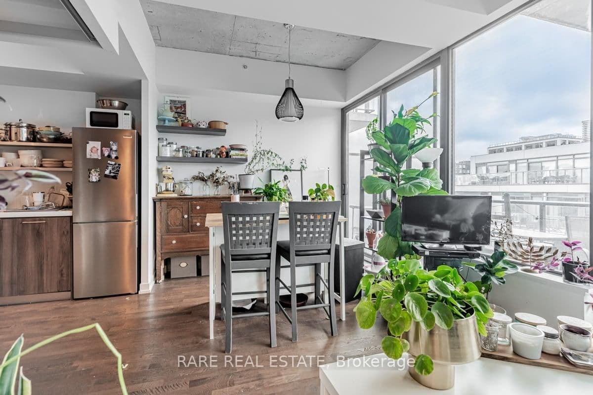 560 King Street W, Unit 1004 thumbnail 16