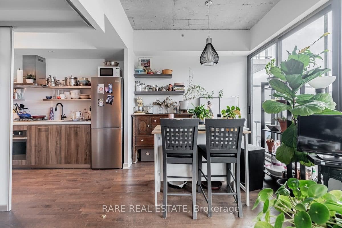 560 King Street W, Unit 1004 thumbnail 18