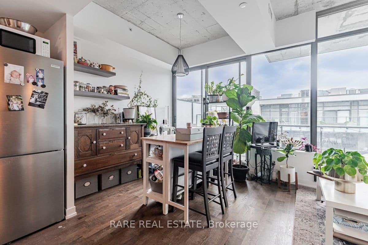 560 King Street W, Unit 1004 thumbnail 19