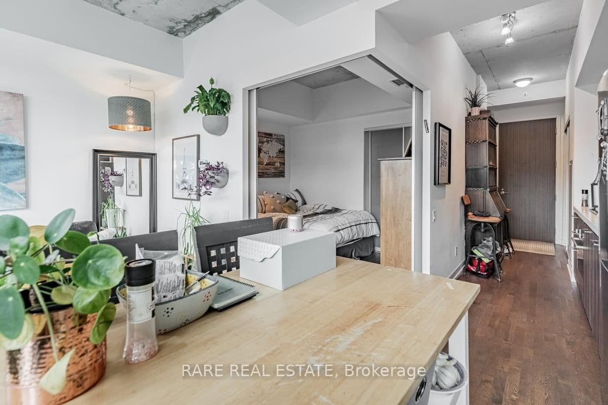 560 King Street W, Unit 1004 thumbnail 21