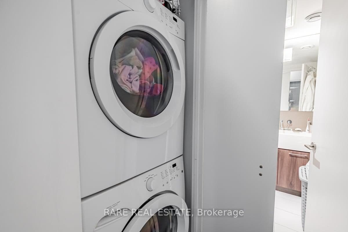 560 King Street W, Unit 1004 thumbnail 28