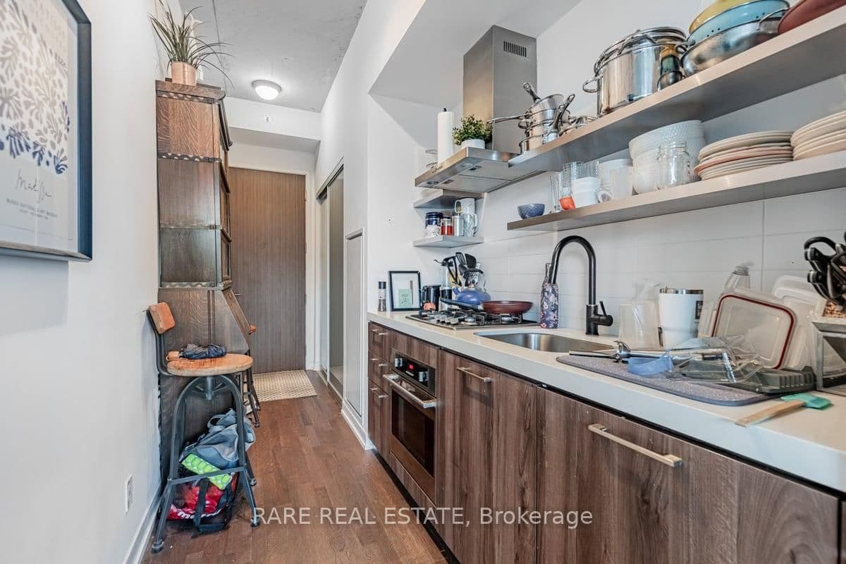 560 King Street W, Unit 1004 thumbnail 7