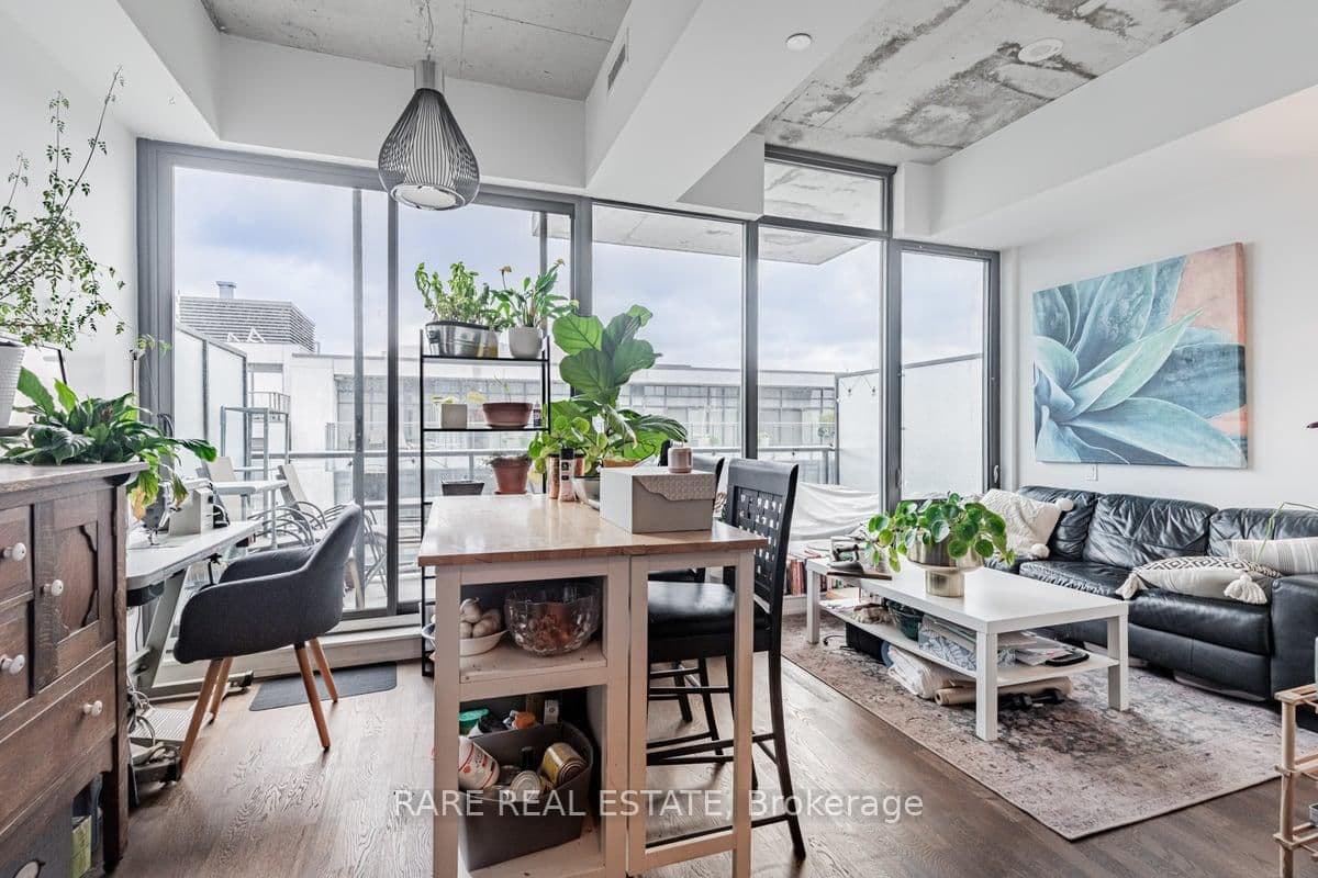 560 King Street W, Unit 1004 thumbnail 9