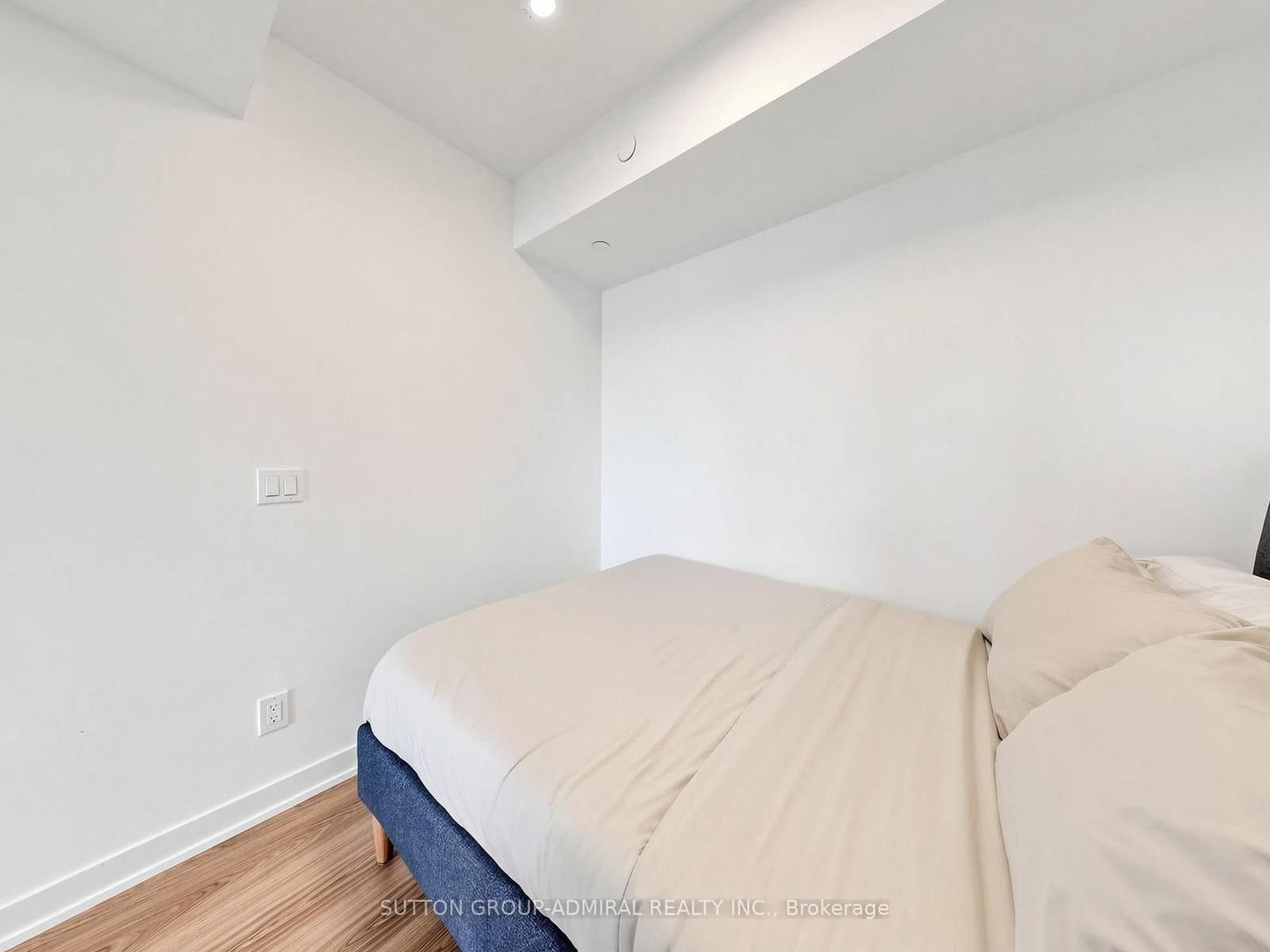 319 Jarvis Street, Unit 4001 thumbnail 14