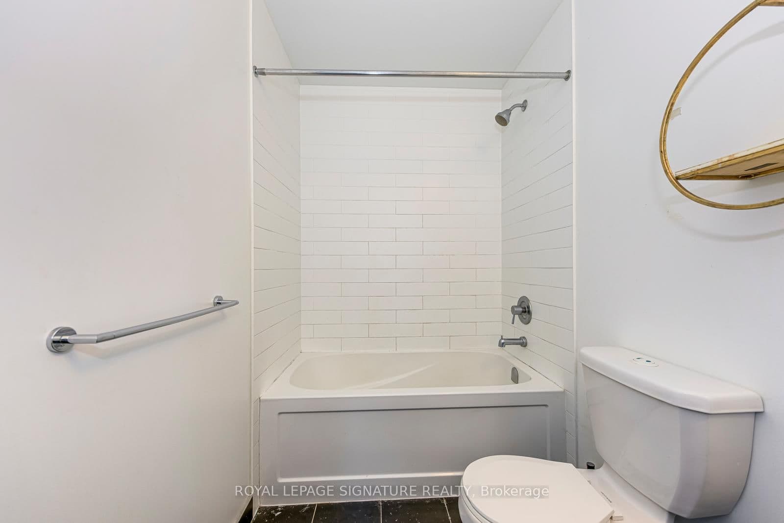 20 Bruyeres Mews, Unit 1901 thumbnail 19
