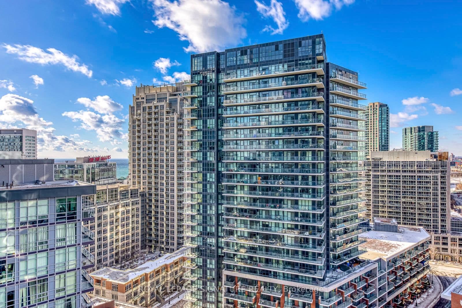 20 Bruyeres Mews, Unit 1901 thumbnail 27