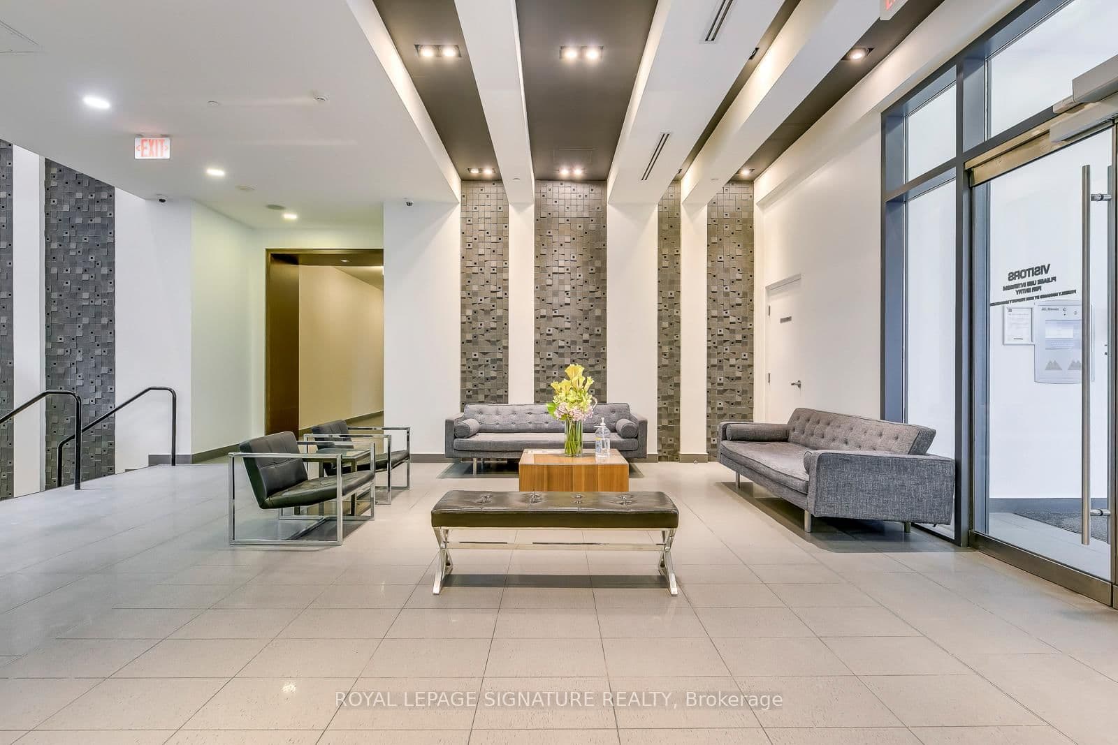 20 Bruyeres Mews, Unit 1901 thumbnail 4