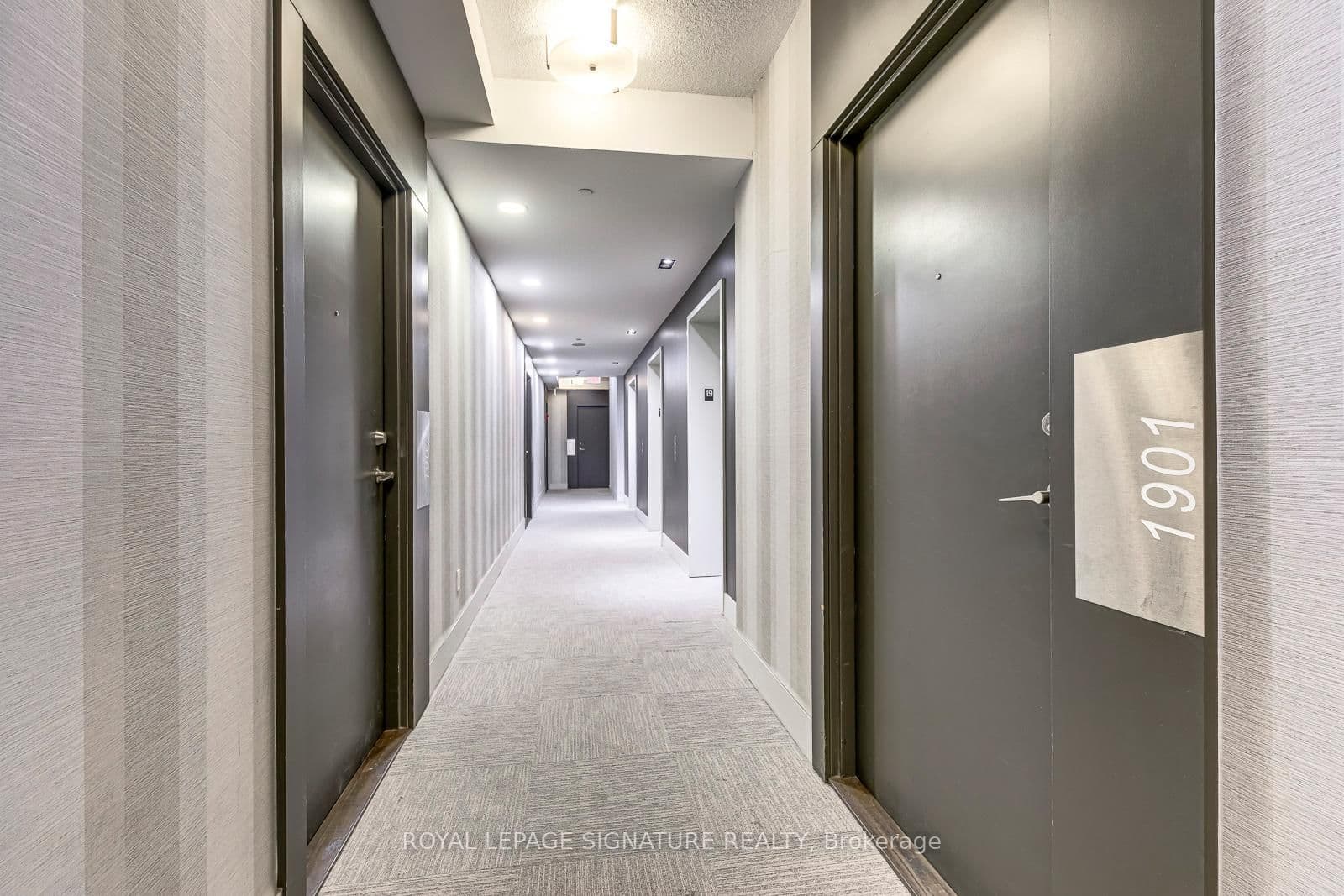 20 Bruyeres Mews, Unit 1901 thumbnail 5