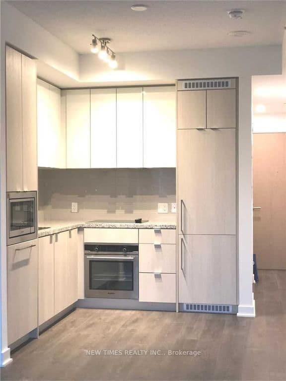 125 Blue Jays Way, Unit 4910 thumbnail 5