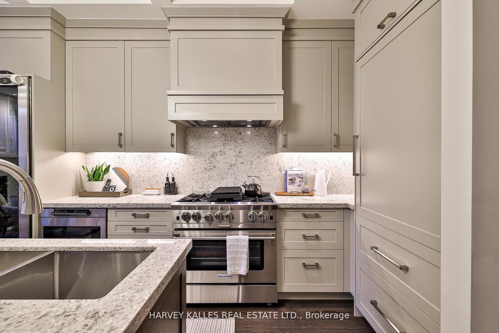 2638A Bayview Avenue thumbnail 19
