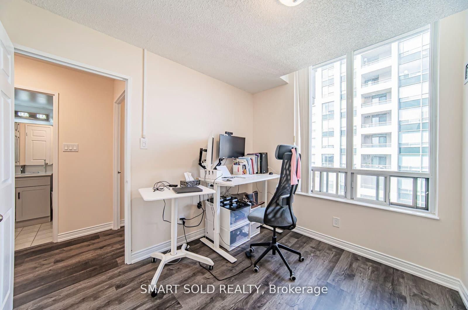 256 Doris Avenue, Unit PH210 thumbnail 19