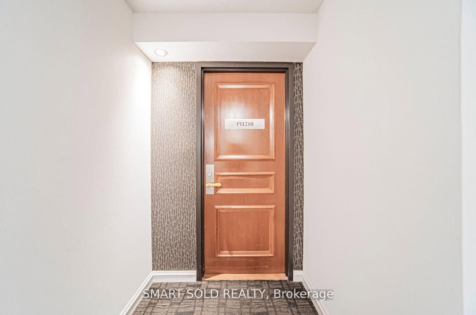 256 Doris Avenue, Unit PH210 thumbnail 2
