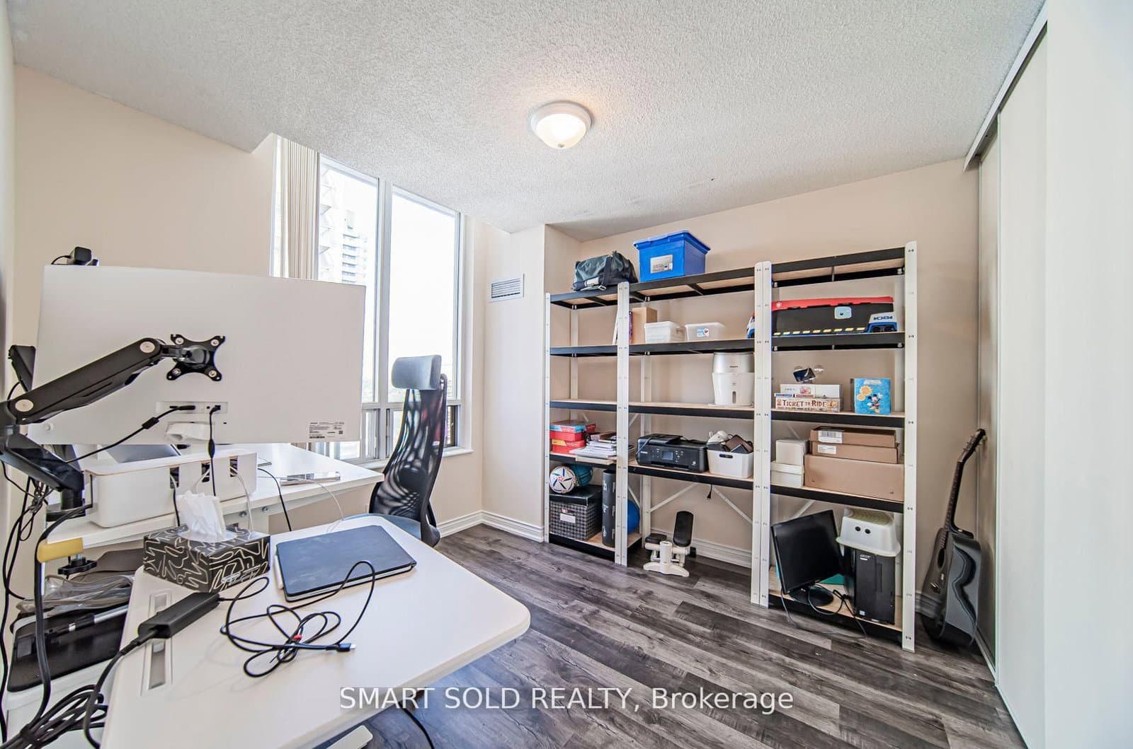 256 Doris Avenue, Unit PH210 thumbnail 21