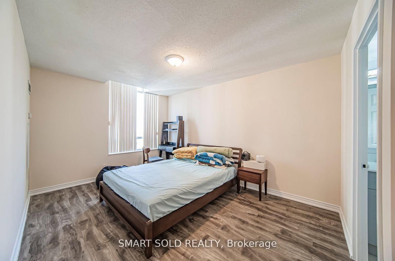 256 Doris Avenue, Unit PH210 thumbnail 22