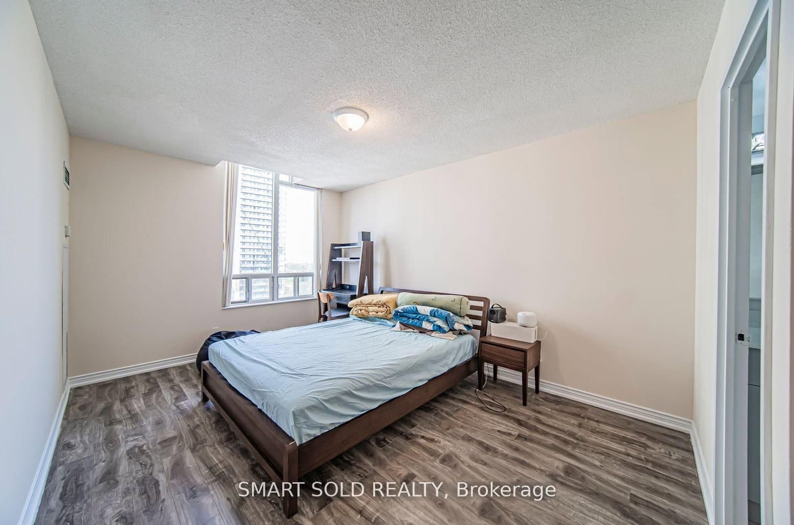 256 Doris Avenue, Unit PH210 thumbnail 23
