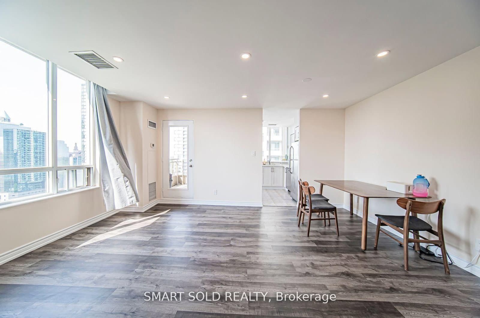 256 Doris Avenue, Unit PH210 thumbnail 7