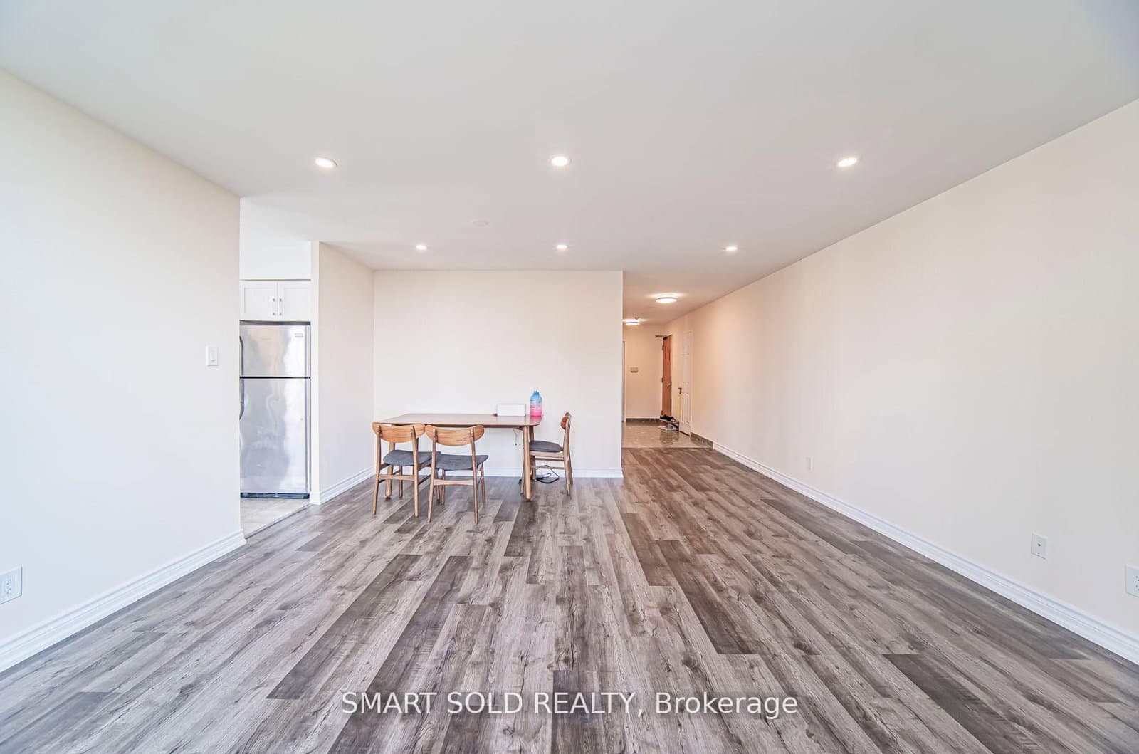 256 Doris Avenue, Unit PH210 thumbnail 8