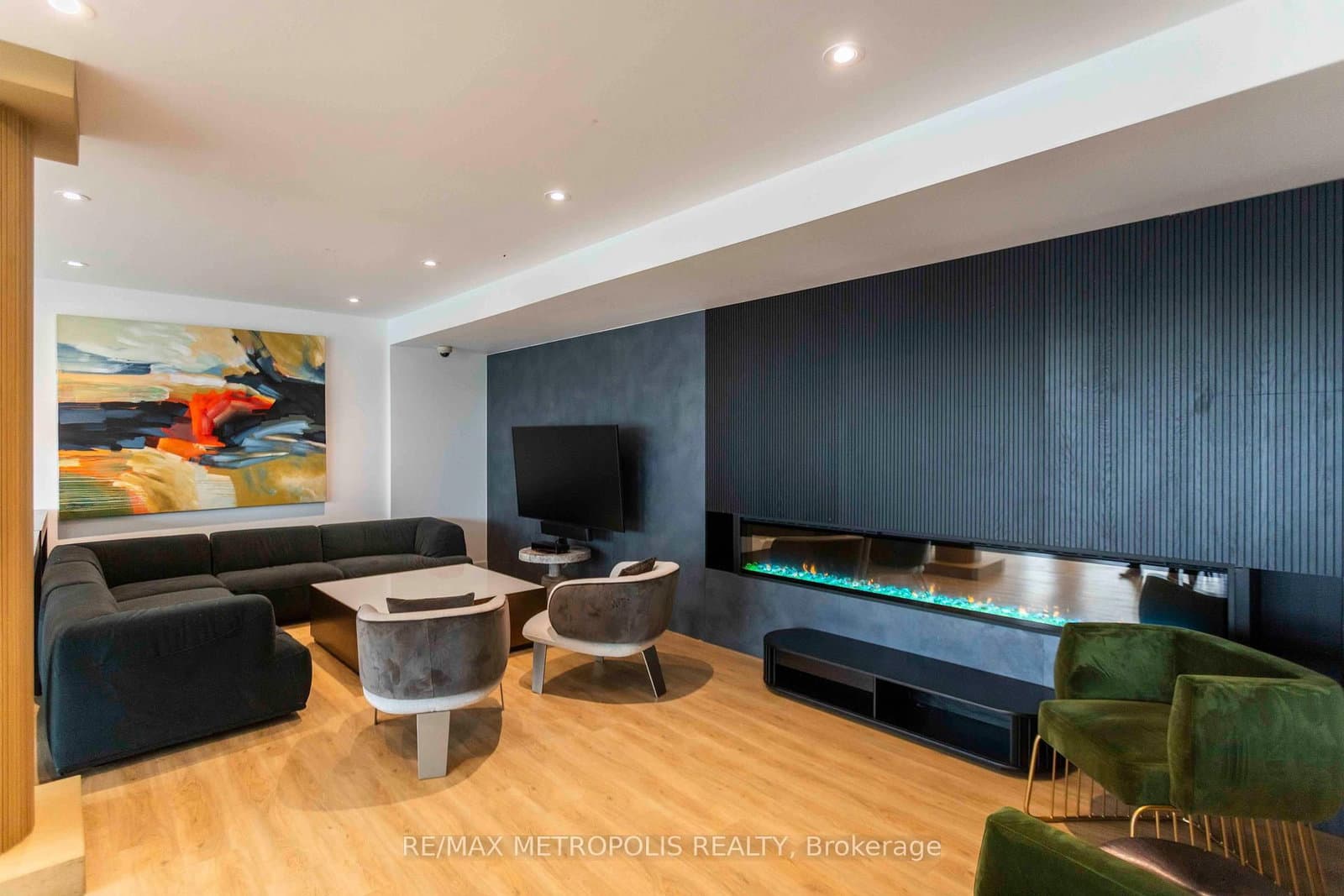 55 East Liberty Street, Unit 813 thumbnail 19
