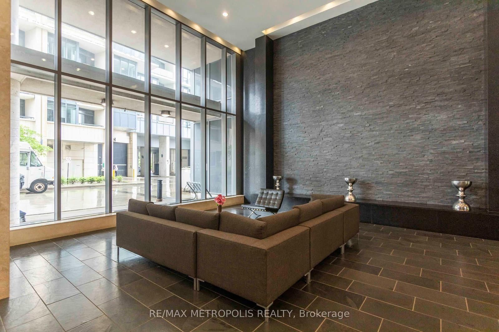 55 East Liberty Street, Unit 813 thumbnail 26