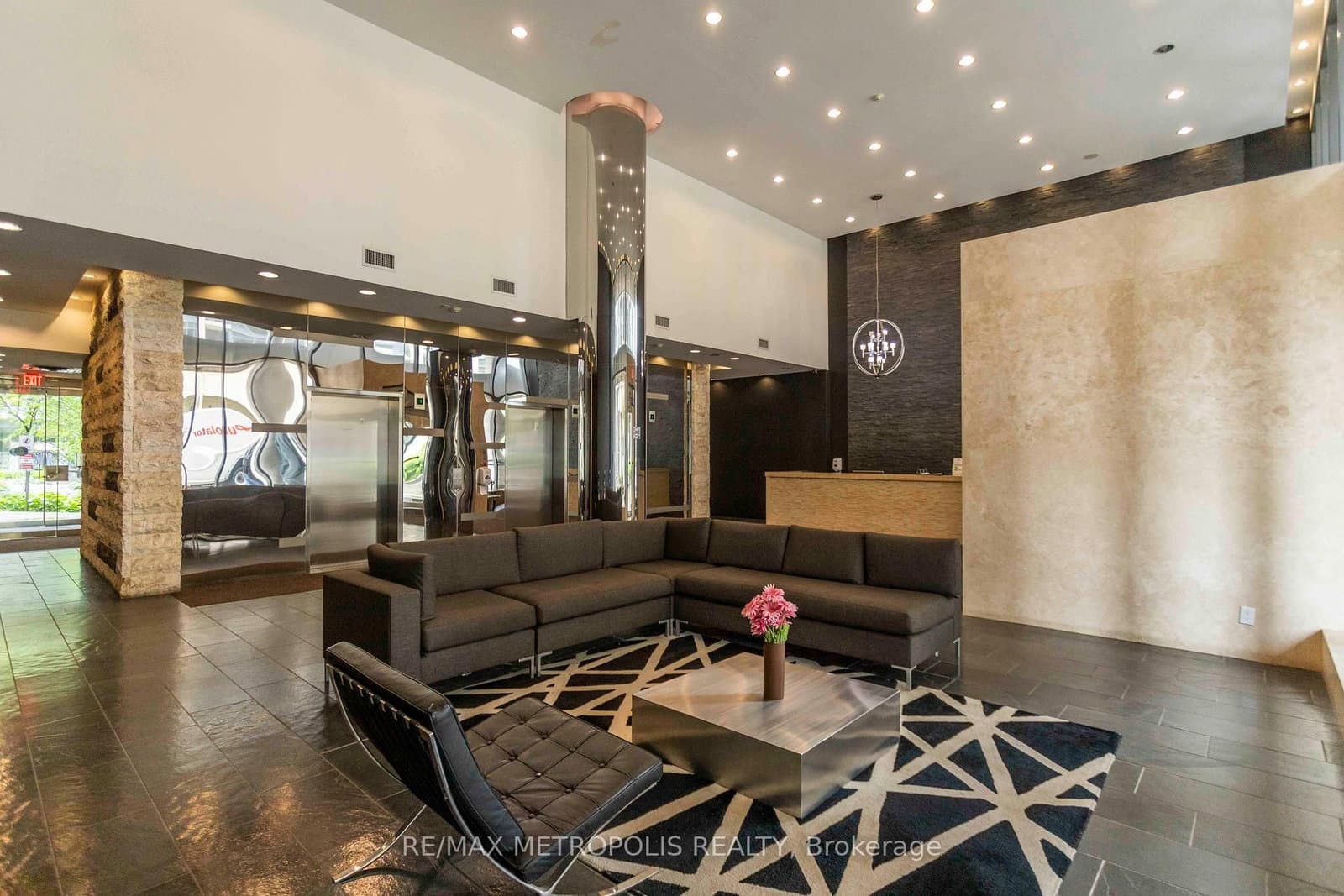 55 East Liberty Street, Unit 813 thumbnail 27