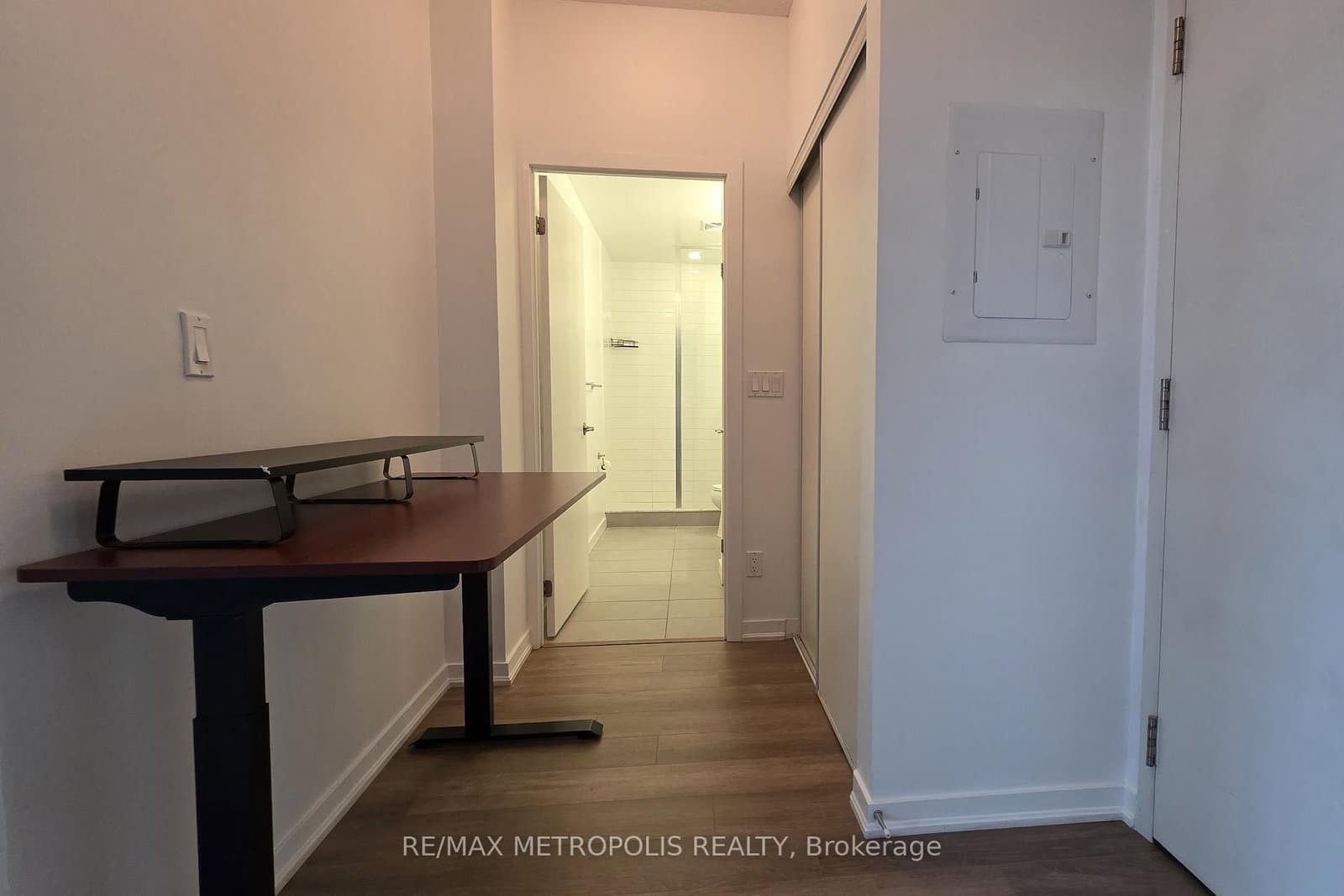55 East Liberty Street, Unit 813 thumbnail 8